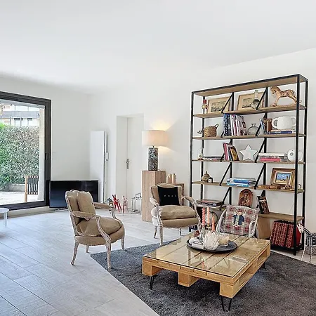 Apartment Garden's Yourhosthelper Deauville